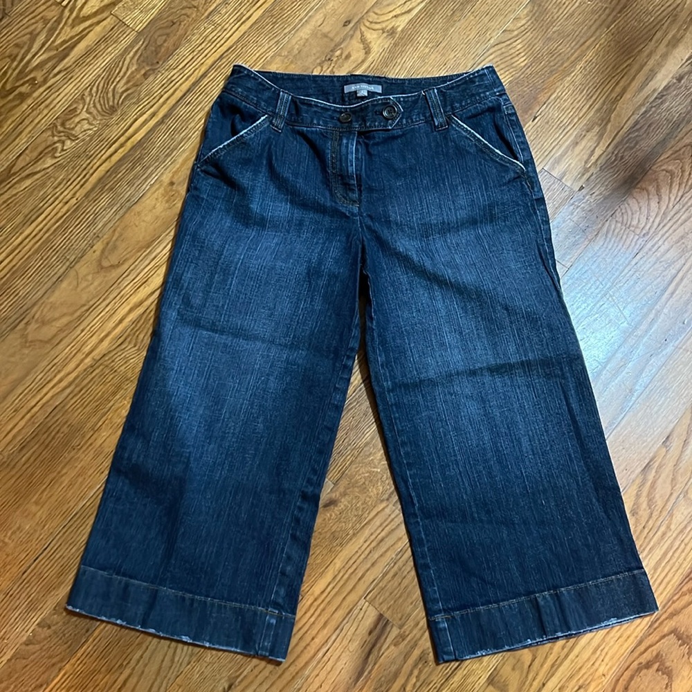 Ann Taylor Denim Wide Leg Capri- Size 8: EUC